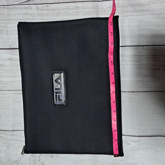 FILA Zippered Bag - Picture 5 of 6